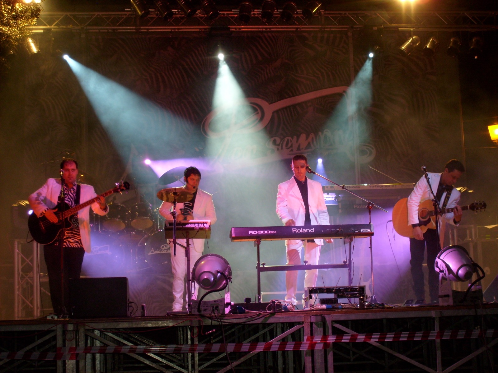 Scenografia zebrata – Amici Per Sempre live Viterbo